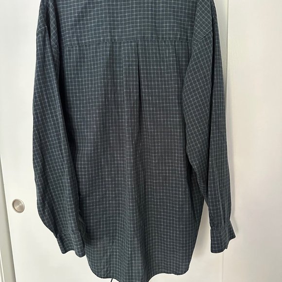 Van Heusen dress shirt - Picture 3 of 3